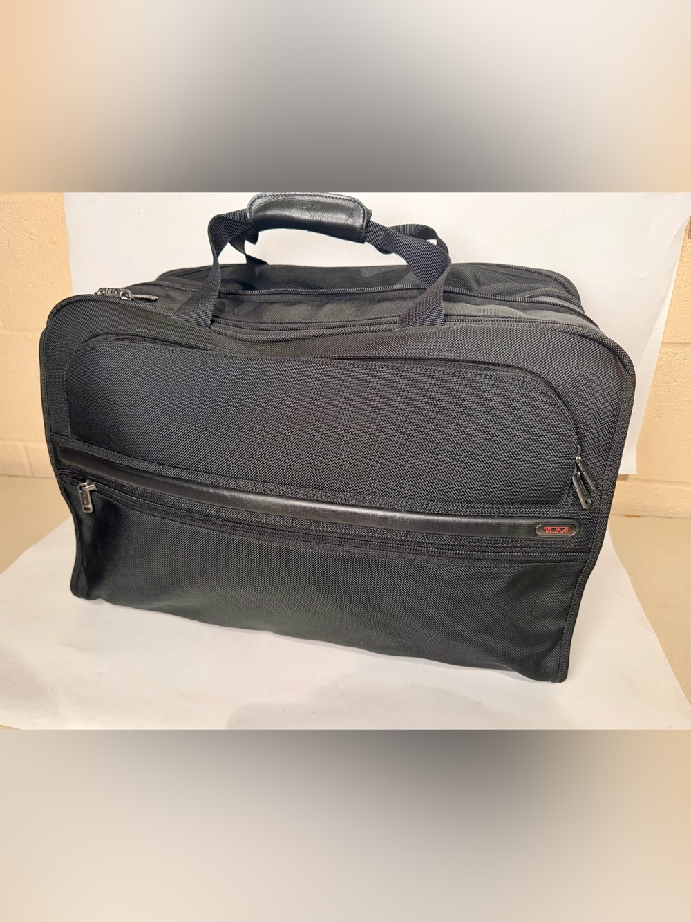 Tumi Alpha Framed Soft Overnight Bag Ballistic Nylon Black 20x11x14 W/ Shoulder